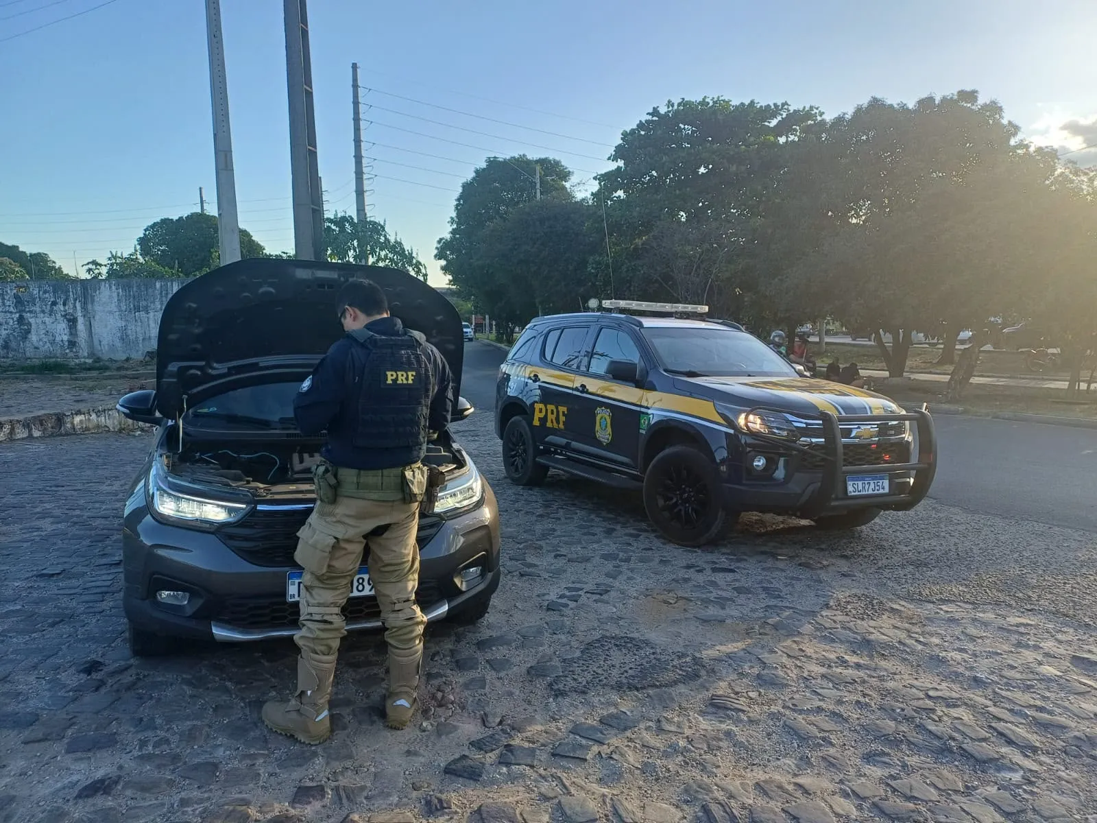 PRF prende dois motoristas por embriaguez ao volante na BR-343 no Piauí