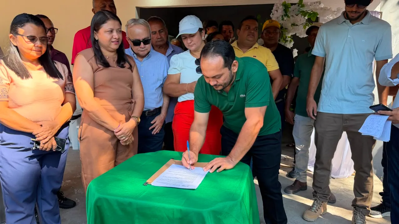 Prefeito Dominguinho assina obras de R$ 1 milhão em Boa Hora