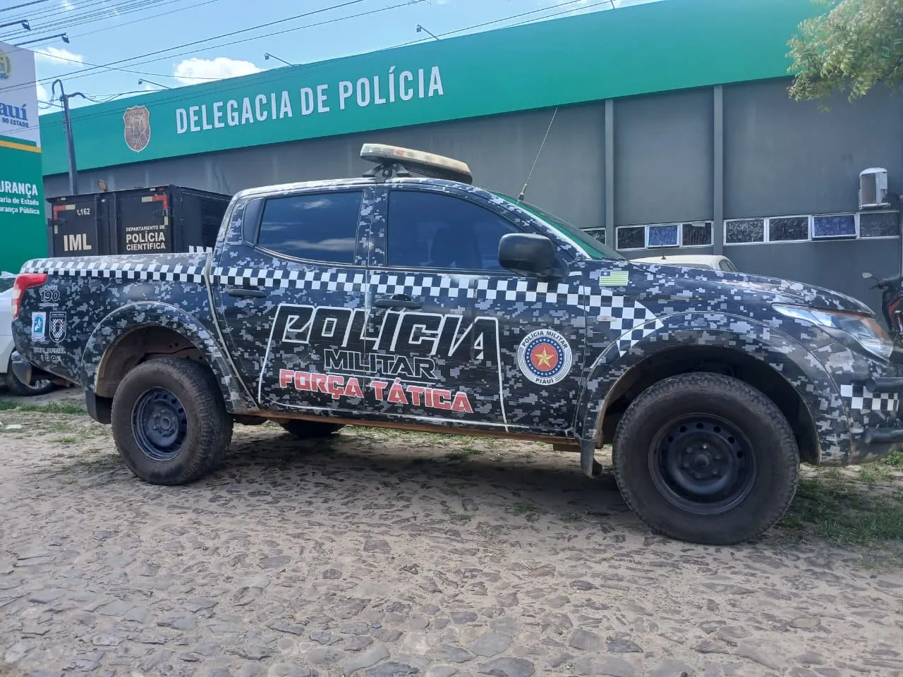 Após perseguição, menor fica ferido em queda de moto e morre no hospital