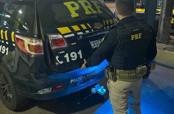 Homem foragido por homicídio é preso pela PRF em ônibus no PI
