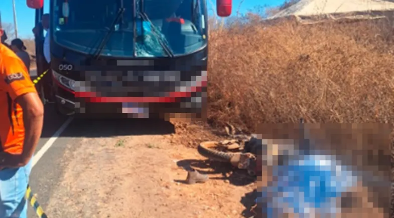 Idoso de 76 anos morre em grave acidente entre moto e ônibus no Piauí