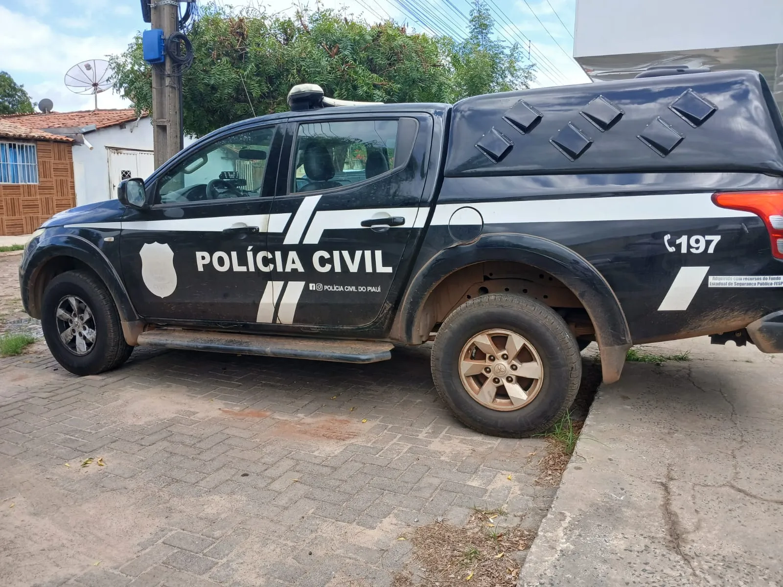 Polícia Civil investiga incêndio de veículos durante a madrugada em Piripiri