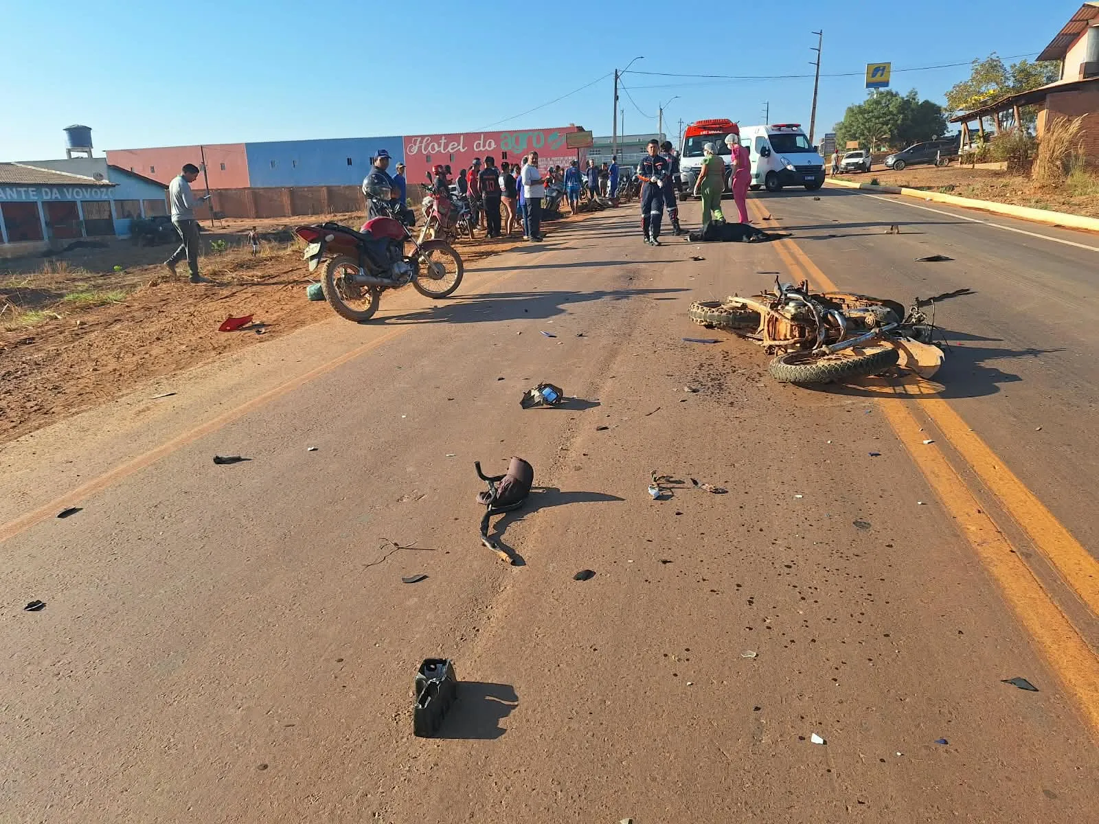 Colisão entre motocicletas e caminhonete deixa duas pessoas mortas no Piauí
