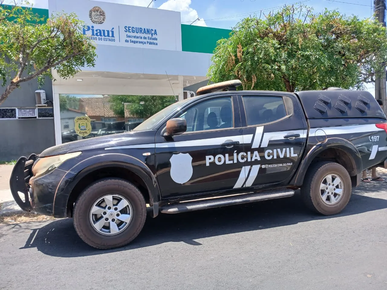 Dupla armada rouba moto e objetos pessoais de vítimas em Piripiri