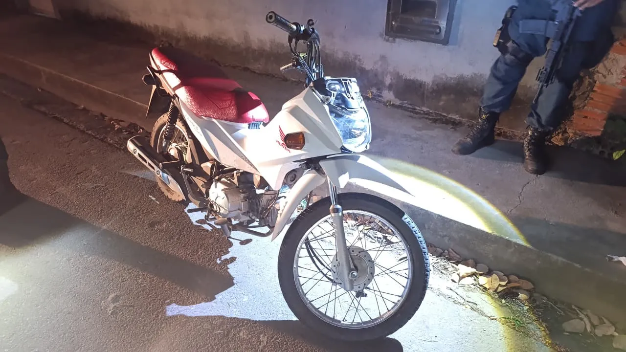 Motocicleta roubada em Piripiri é recuperada pela Polícia Militar em Piracuruca
