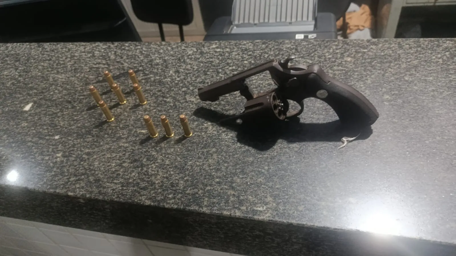 Homem é preso com revólver e munições durante abordagem em Piripiri