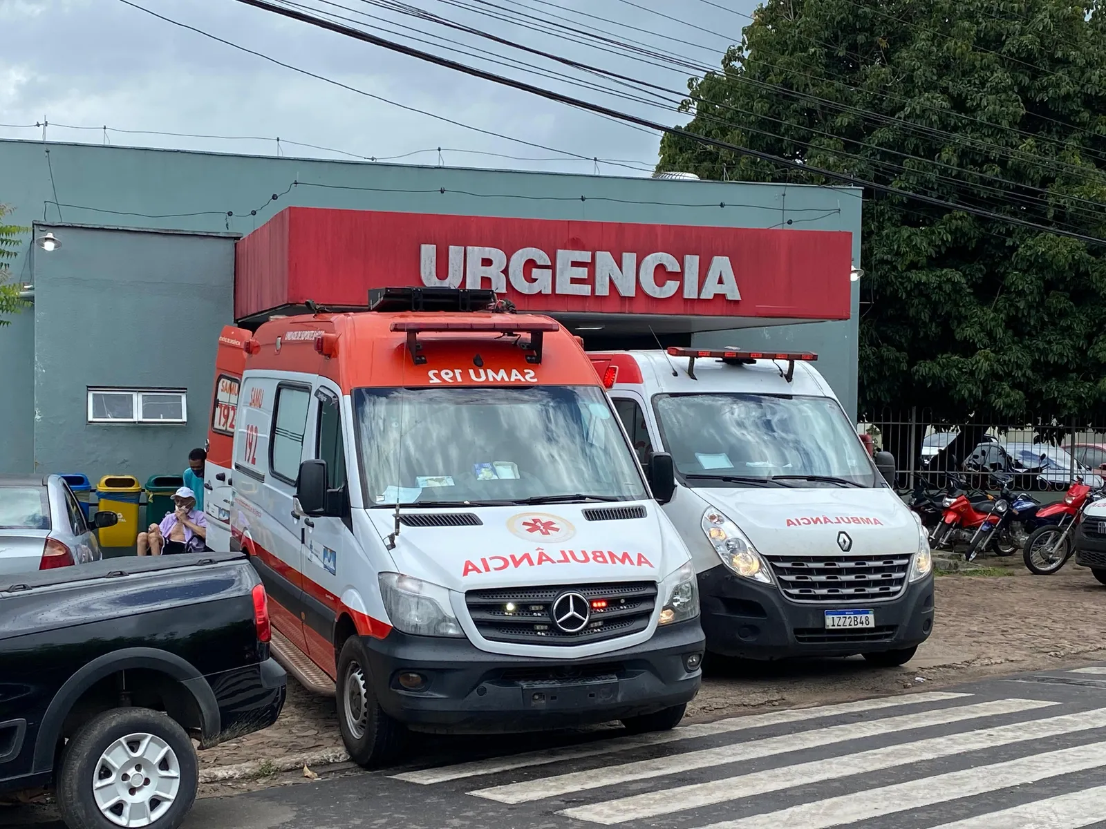 Colisão entre duas motocicletas deixa mulher desacordada em Piripiri