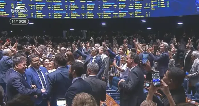 PEC do fim da escala 6x1 é aprovada no Senado Federal