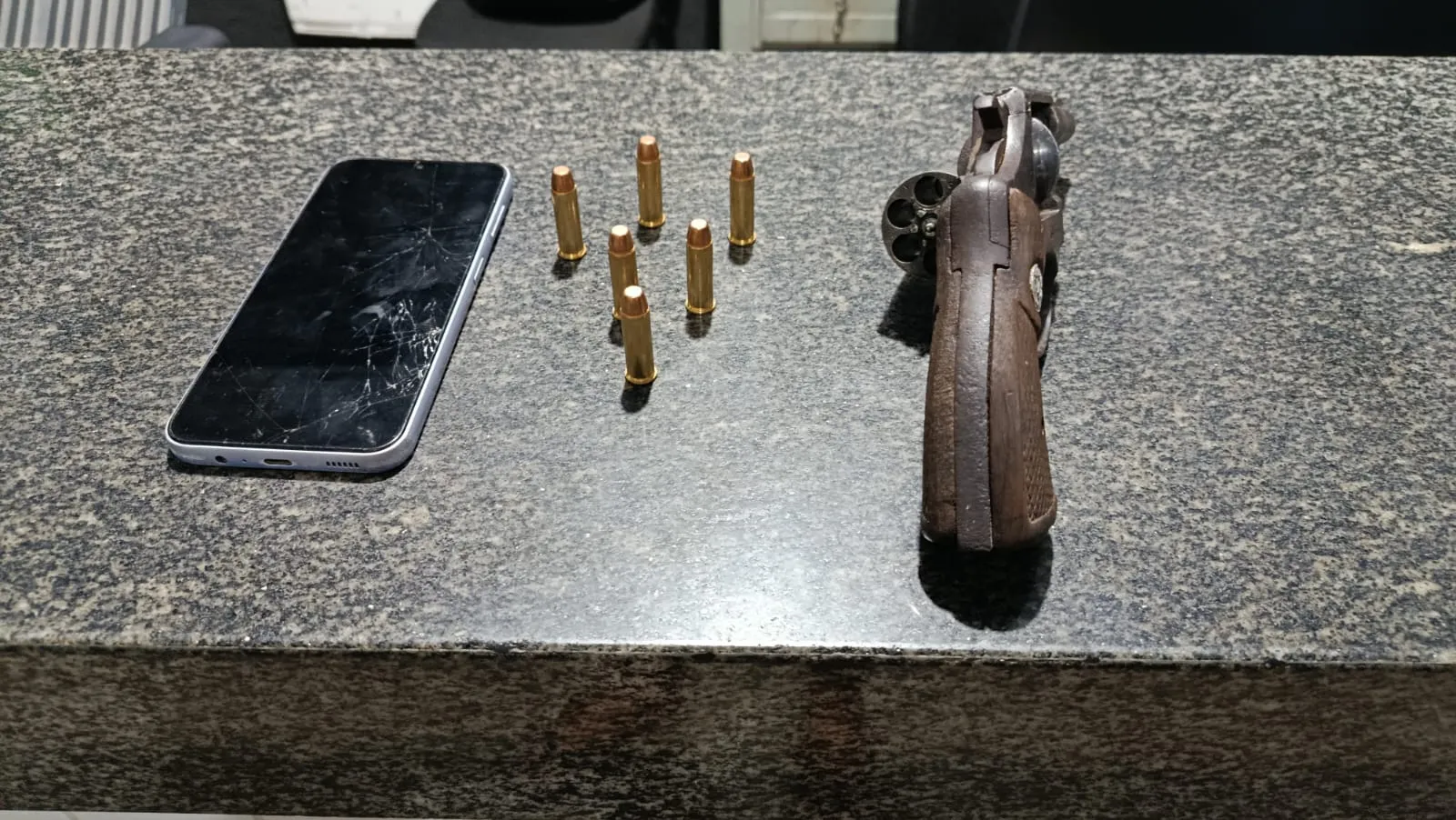 PM prende três homens e apreende duas armas de fogo em Piripiri
