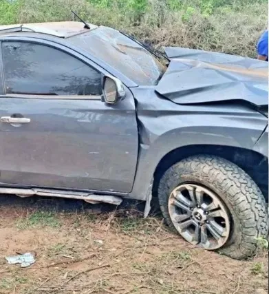 Jovem morre após caminhonete capotar em curva no interior do Piauí