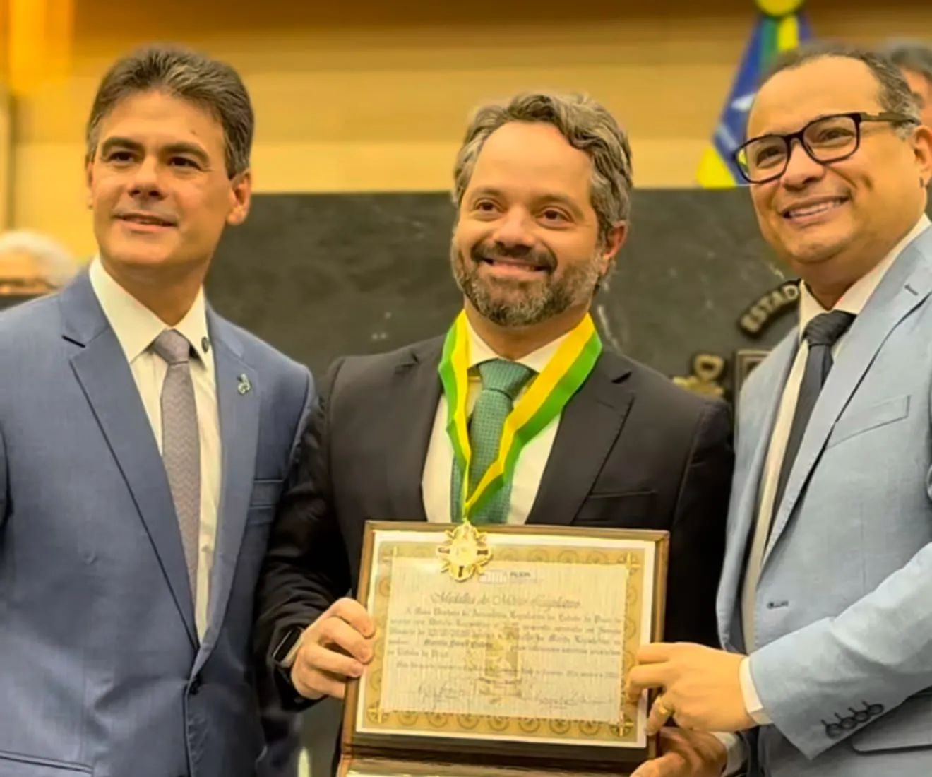 Marcelo Nolleto recebe Medalha do Mérito Legislativo da Alepi